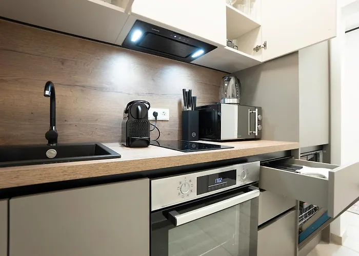 Modern With A Balcony Near Belvedere * Wenen