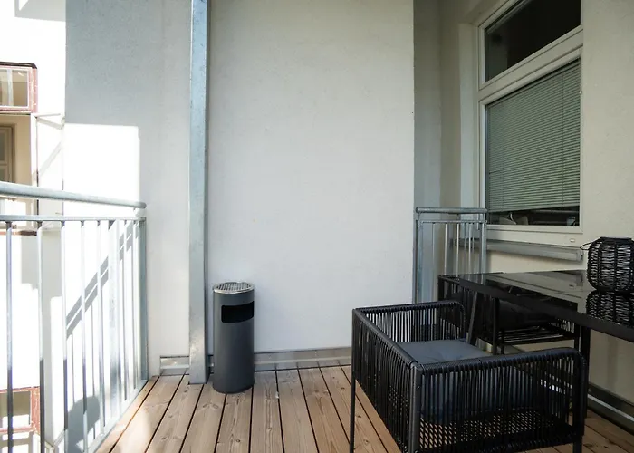 Modern With A Balcony Near Belvedere
